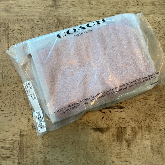 NWT Red Coach wristlet - Picture 6 of 9